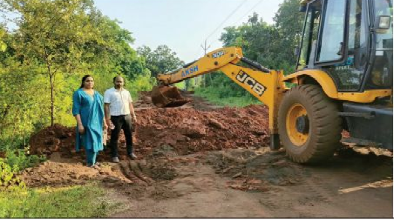राजनांदगांव : प्रशासन की कार्रवाई दूसरी बार अतिक्रमण कर बनाए गए मार्ग को जेसीबी से खोदा गया...