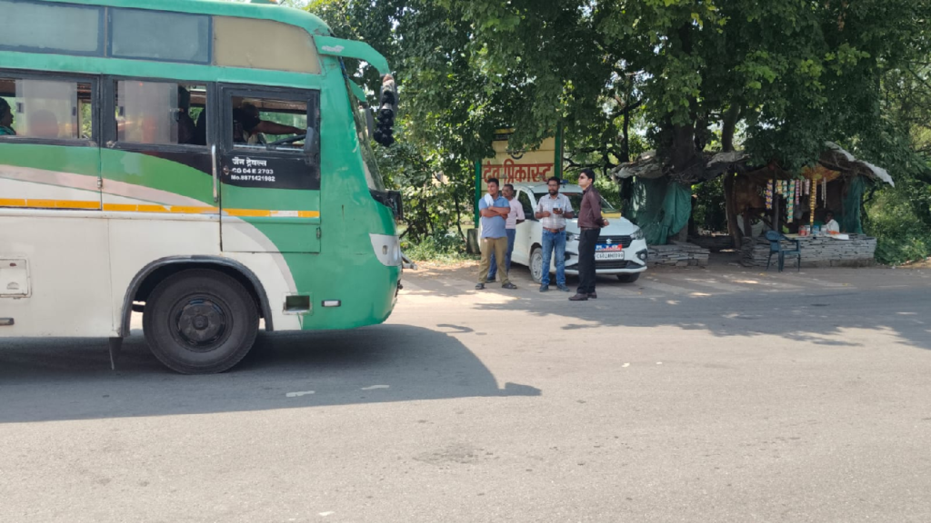 CG : 5 यात्री बसों में मिली खामियां, 15 हजार 300 रुपये का शमन शुल्क वसूला गया…