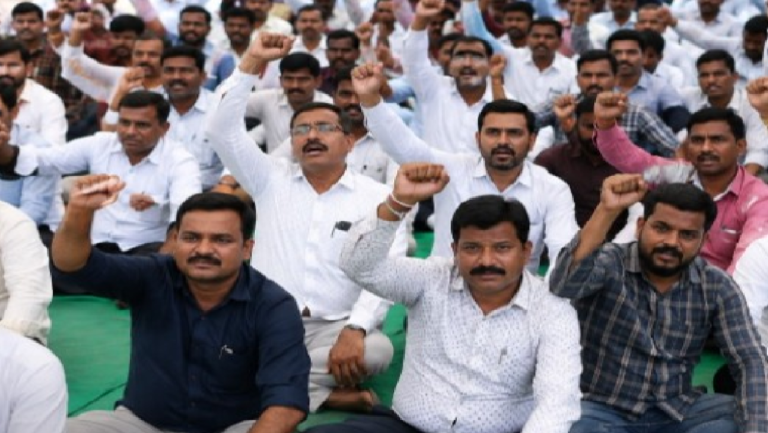 राजनांदगांव : 30 पटवारियों के जिला मुख्यालय पहुंचने से प्रशासनिक हलचल तेज...