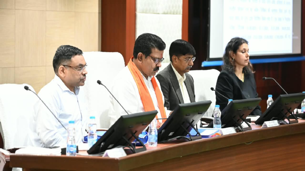 CG : नशे के कारोबार की जड़ तक पहुंचकर पूरे नेटवर्क को ध्वस्त करें : विजय शर्मा...