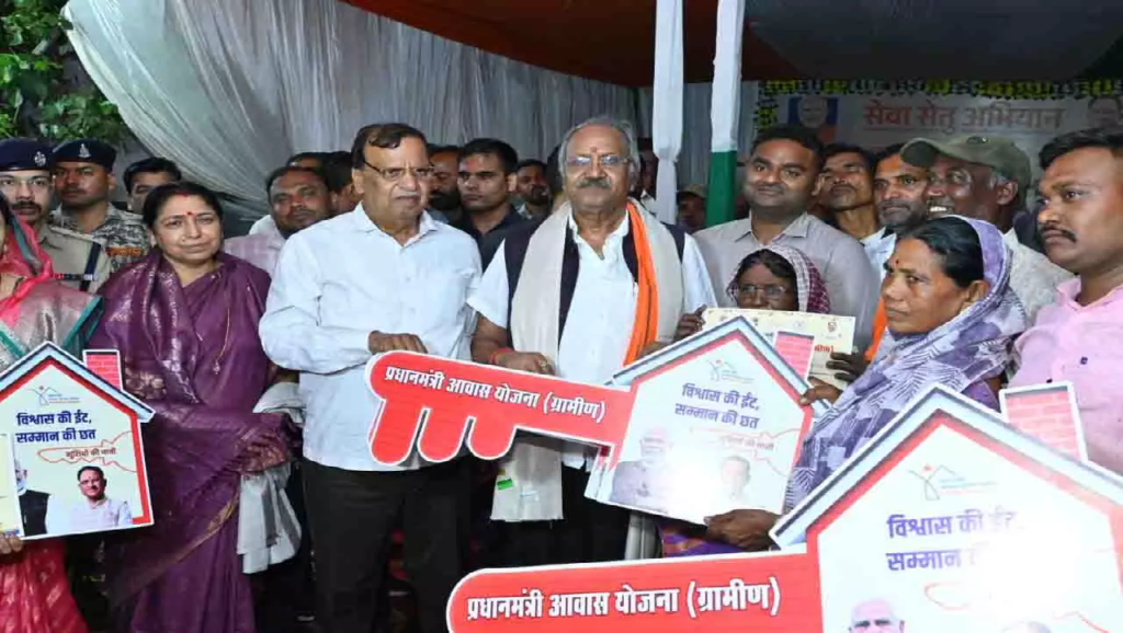 CG : बोड़तरा सेवा सेतु शिविर मे एक छत पर मिली अनेक शासकीय सेवाओं का लाभ