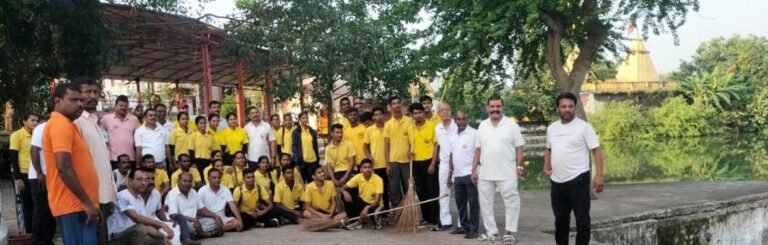 राजनांदगांव : स्वच्छता ही सेवा के तहत डोंगरगढ़ शहर के सार्वजनिक स्थलों पर की गई साफ-सफाई