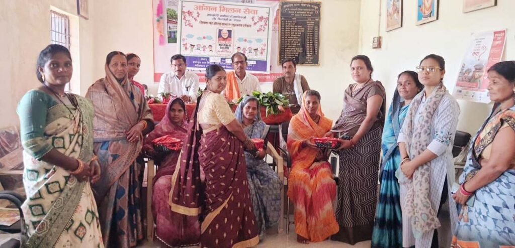 राजनांदगांव : सेवा संकल्प अभियान अंतर्गत ग्राम चारभाठा में आंगन मिलन सेवा कार्यक्रम का हुआ आयोजन...