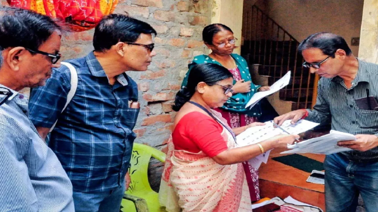 CG NEWS: फिर घर-घर पहुंचेंगे BLO, मतदाता सूची पर बड़ा अपडेट …