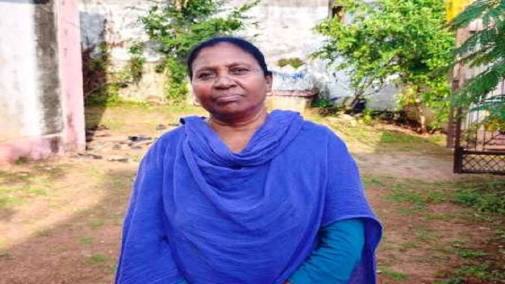 CG : जब आंगनबाड़ी कार्यकर्ता आयशा खान को मिला सम्मान, गौरव और उत्साह से खिल उठा चेहरा …