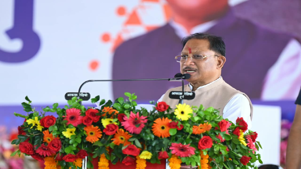 Durg : नगर के रविशंकर स्टेडियम में आयोजित सेवा सेतु शिविर में शामिल हुए मुख्यमंत्री विष्णुदेव साय ...