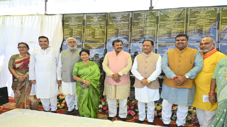 Durg : मुख्यमंत्री साय ने जिले को दी 218 करोड़ से अधिक के विकास कार्यों की सौगात ...