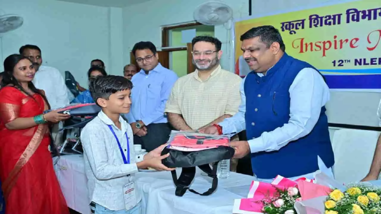 CG : इंस्पायर अवार्ड योजना से बच्चों में नवाचार और वैज्ञानिक सोच को मिल रहा प्रोत्साहन: शिक्षा मंत्री गजेन्द्र यादव …