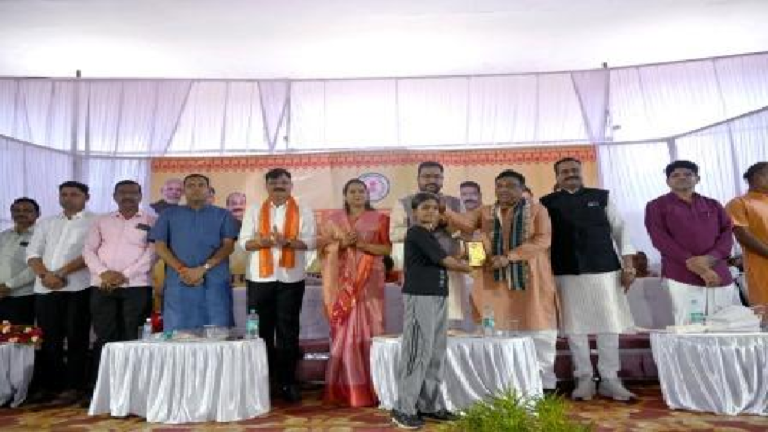 CG : युवा उड़ान कार्यक्रम का हुआ आयोजन, प्रतिभावान युवाओं का हुआ सम्मान …