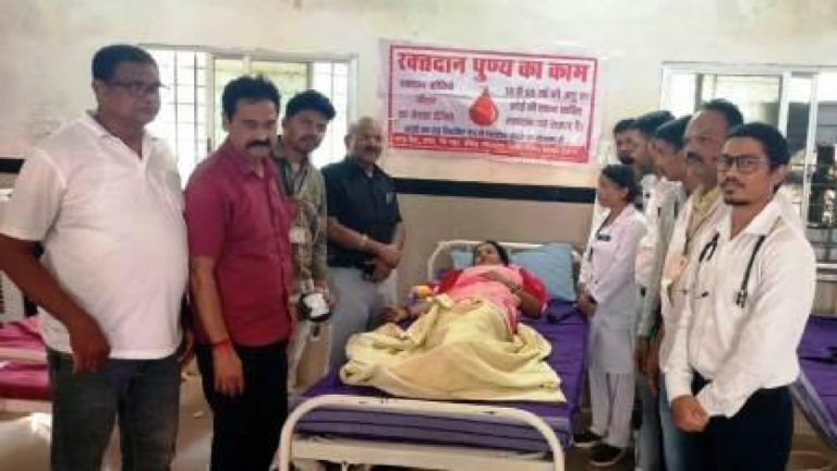 CG : रक्तदान कर मौसमी साहा ने दिया मानवता और जनसेवा का संदेश …