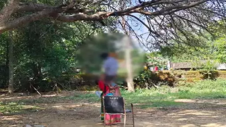 CG : स्कूल परिसर में जिस झूले पर खेलते थे बच्चे, उसी ने ले ली 10 साल के मासूम की जान …