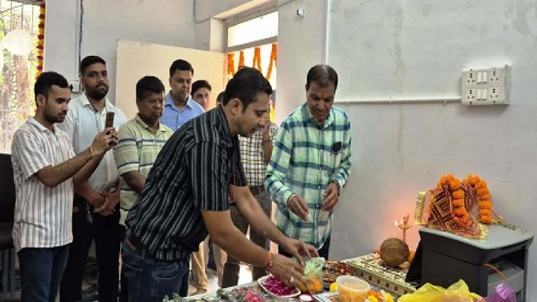 राजनांदगांव : महापौर मधुसूदन यादव ने अत्याधुनिक आधार सुविधा केन्द्र का किया शुभारंभ …