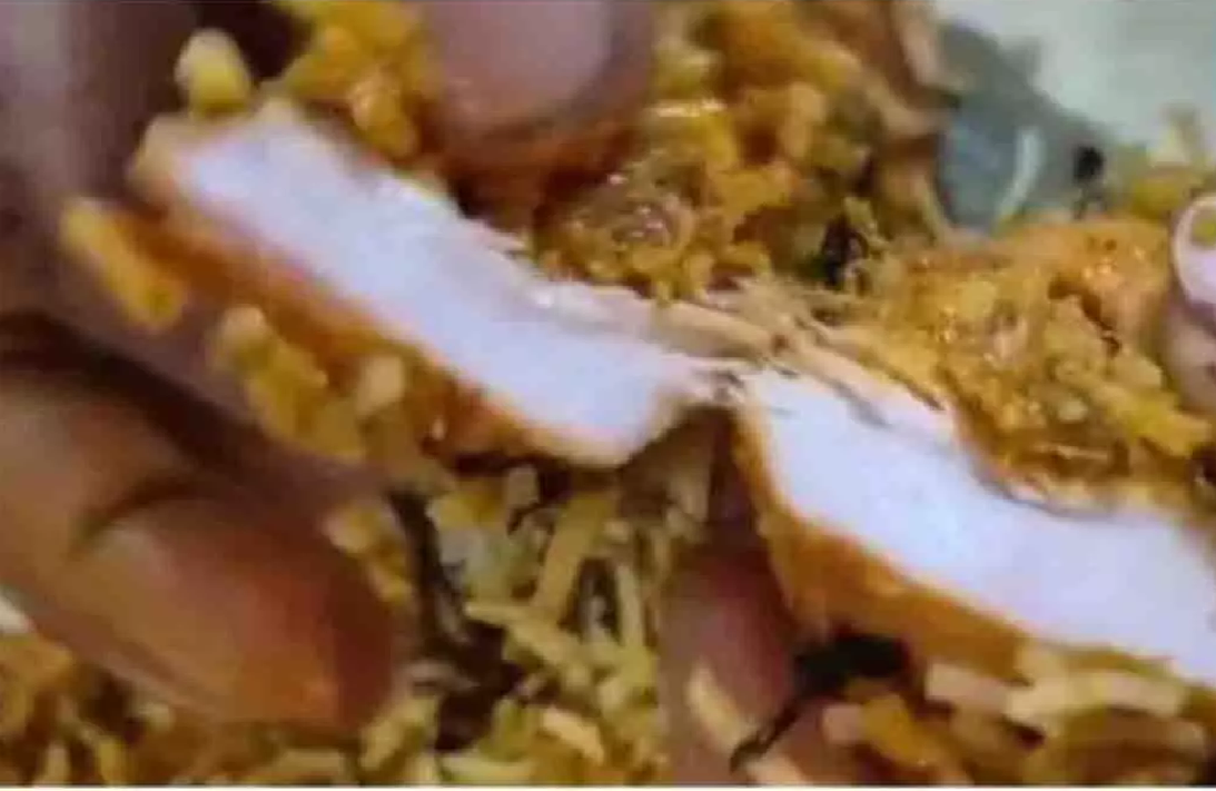 CG : बिलासपुर में शाकाहारी परिवार ने Zomato से मंगवाई पनीर बिरयानी, निकला चिकन! …