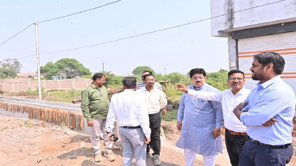 CG : धमतरी की सड़कों को मिलेगा आधुनिक स्वरूप, सुगम होगा आवागमन …