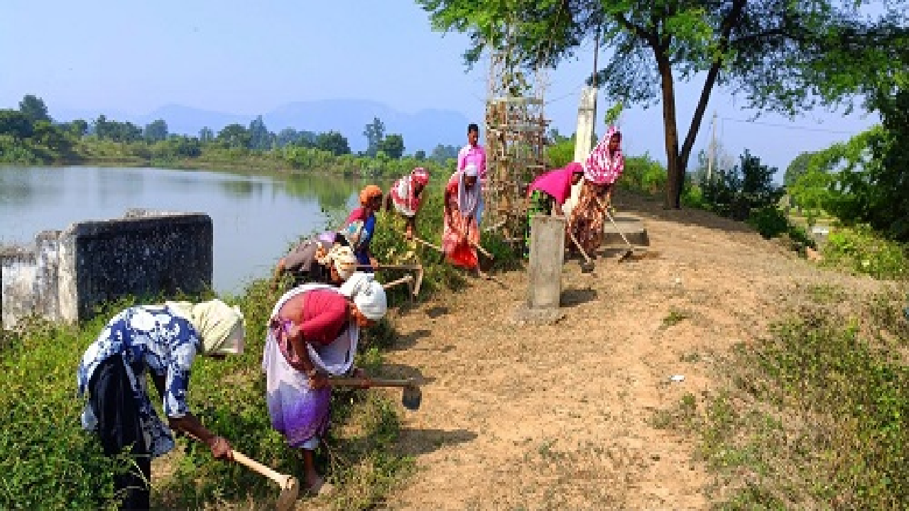 CG : वीबी-जी राम जी योजना से संवर रहे गांव, बढ़ रहे रोजगार के अवसर …