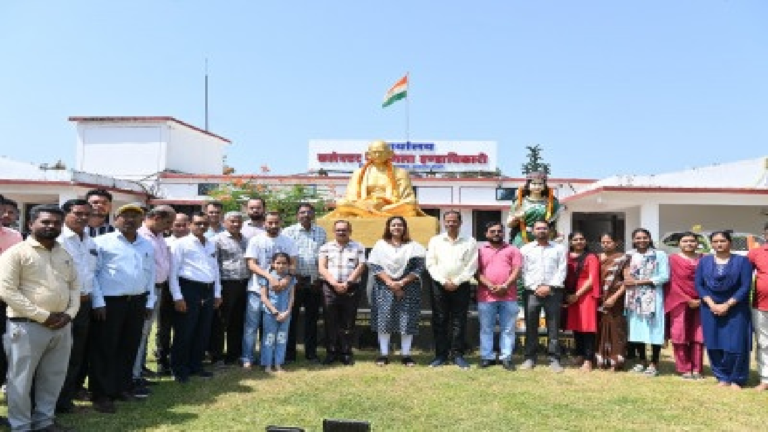 मोहला : गांधी जयंती पर कलेक्टर तनुजा सलाम ने राष्ट्रपिता को किया नमन …