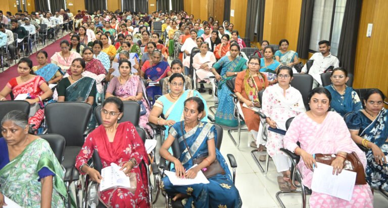 Durg : भिलाई निगम में लोकल एवं सामान्य निर्वाचन को लेकर सुपरवाइजर और बीएलओ को दिया गया प्रशिक्षण