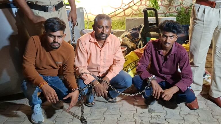 Durg : सूने मकान में चोरी का खुलासा, 03 वयस्क आरोपी एवं 02 अपचारी बालक अभिरक्षा में, चोरी की संपत्ति और ₹58,500 नगद बरामद, चोरी का सामान खरीदने वालों पर भी कार्रवाई