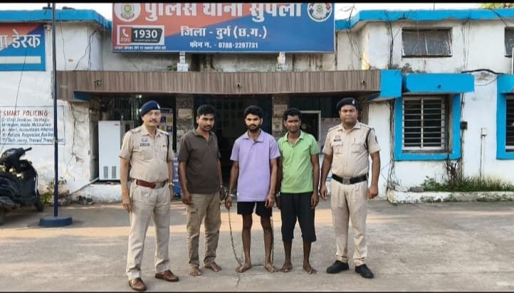 Durg : सुपेला घड़ी चौक पर क्रूरतापूर्वक भैंस एवं उसके बच्चे का परिवहन करते तीन आरोपी गिरफ्तार, वाहन सहित मवेशी बरामद, न्यायिक रिमाण्ड पर भेजे गए