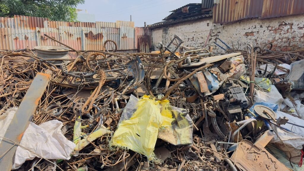 Durg : चोरी का लोहा खरीदकर गोदाम में छिपाने के मामले में एक आरोपी गिरफ्तार, लाखों रुपये मूल्य का कबाड़ जप्त