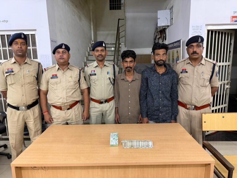 Durg : सूखे नशे पर दुर्ग पुलिस की लगातार कार्यवाही जारी, दशहरा मैदान वैशाली नगर में नशीली गोलियों का अवैध कारोबार करते दो आरोपी गिरफ्तार, 89 गोलियां एवं ₹5,000 नकद जप्त