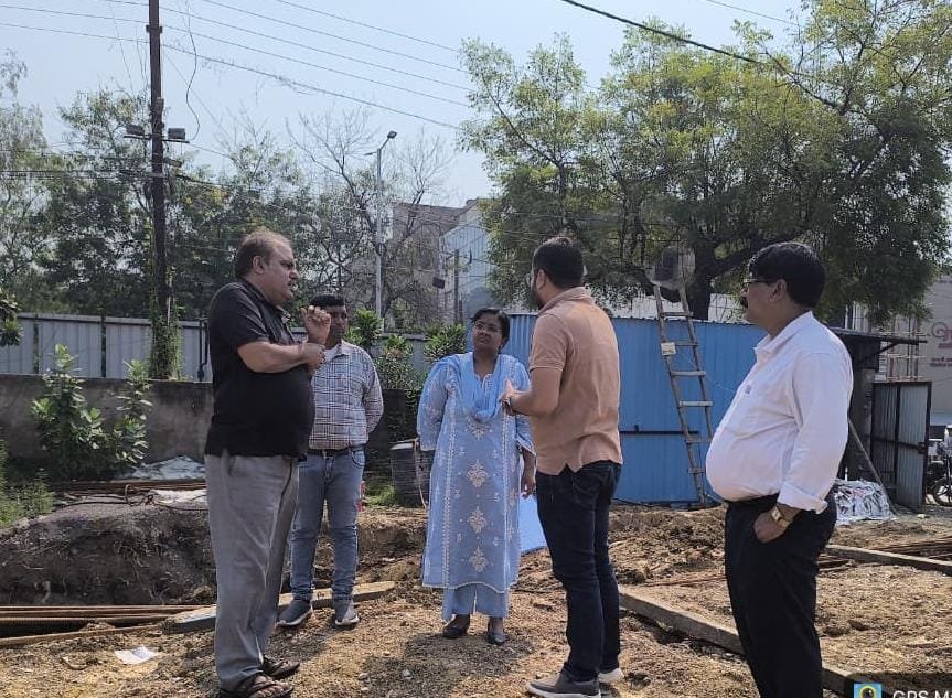 Durg : -निगम आयुक्त लीना कोसम ने मल्टीलेवल पार्किंग सहित विभिन्न विकास कार्यों का किया निरीक्षण,