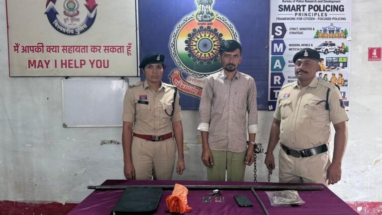 Durg : बोरिया गेट स्थित एटीएम मशीन तोड़कर रुपये चोरी करने का प्रयास करने वाला आरोपी गिरफ्तार, घटना में प्रयुक्त ट्रक सहित अन्य सामग्री जप्त