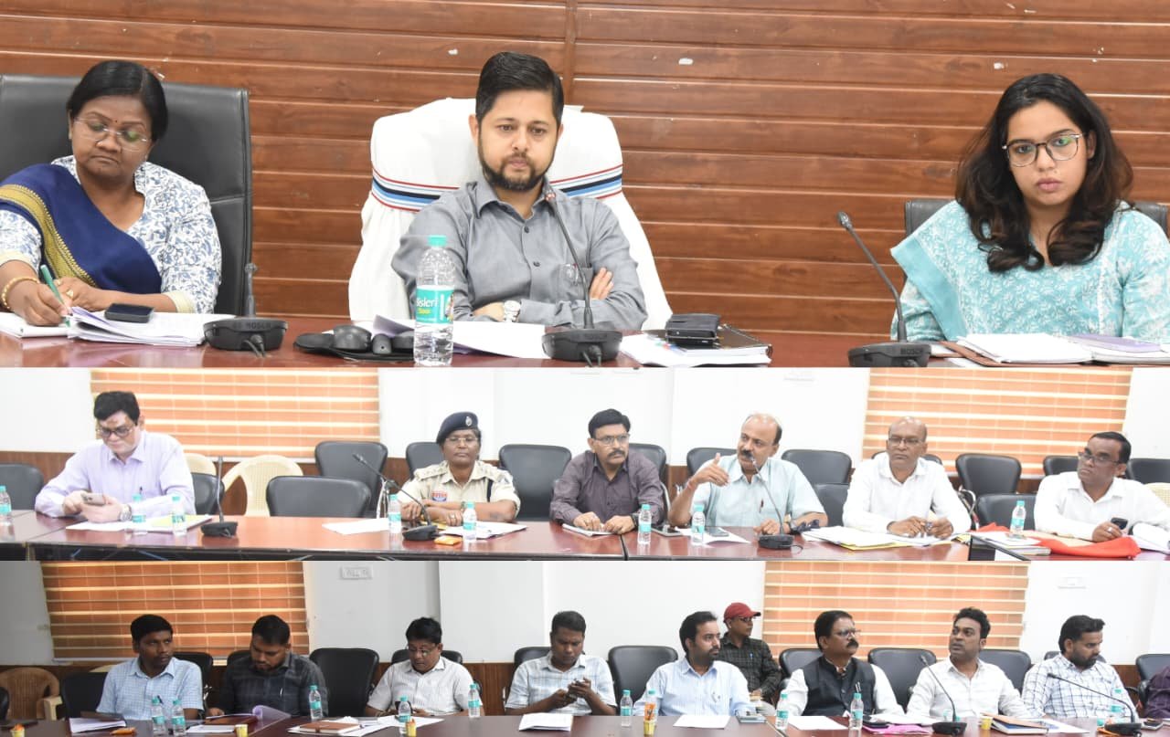 Durg : आवागमन बाधित करने वालों पर निगम एवं पुलिस प्रशासन की बड़ी कार्रवाई, सड़क किनारे अवैध गुमटी, ठेले और खुमचे हटाए गए